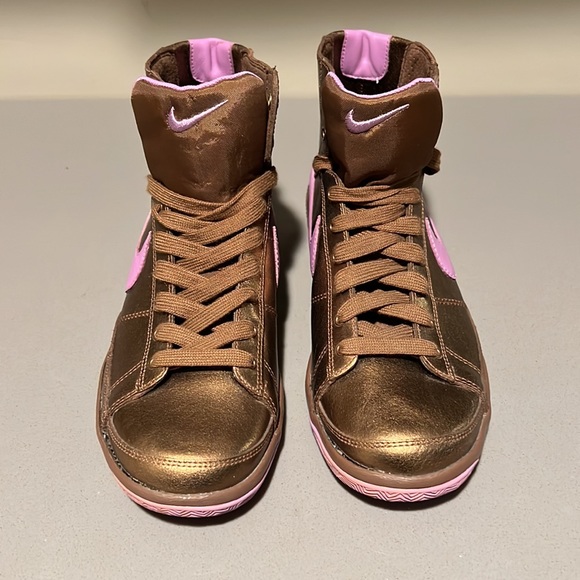 Nike High Tops in Rare Bronze and Purple - Picture 2 of 4